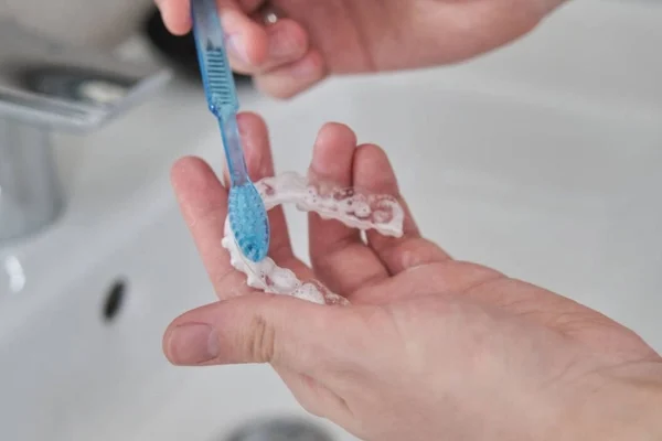 como limpiar ferula dental